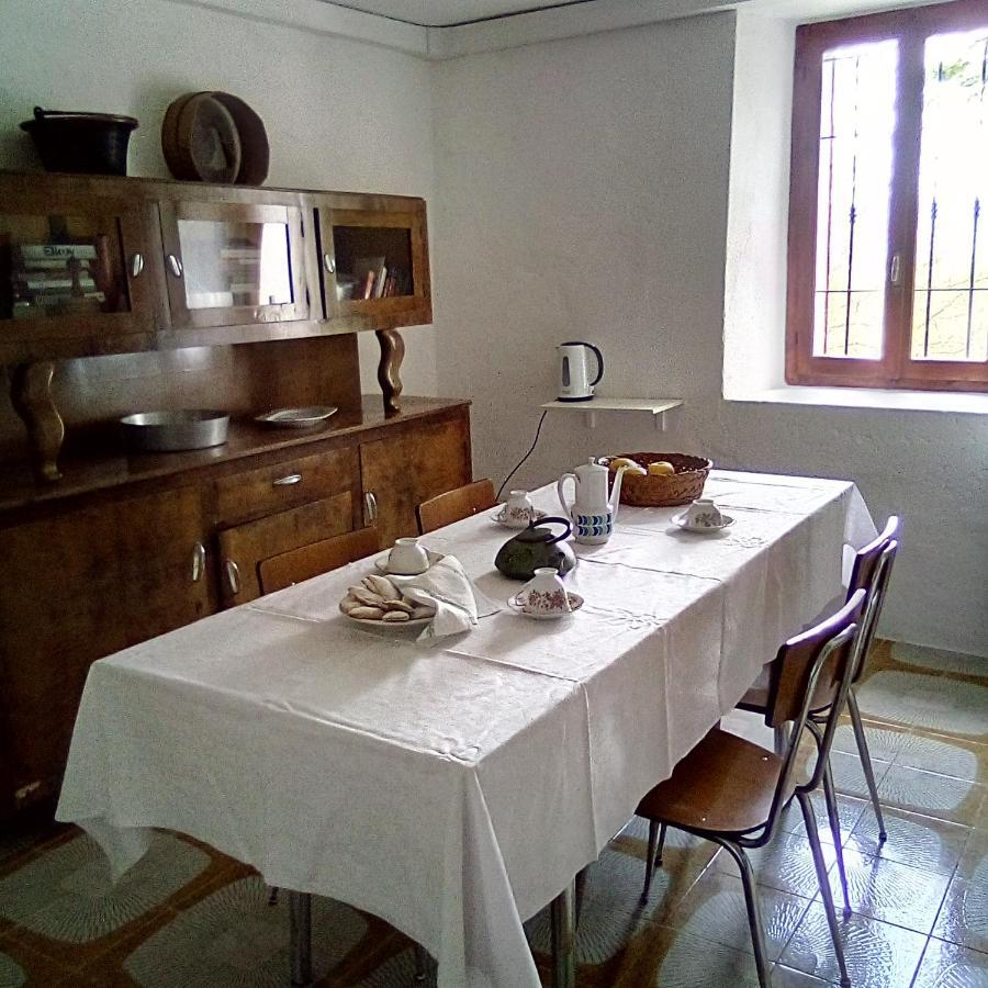 Casa Del Gigi Bnb Albareto  Exteriör bild